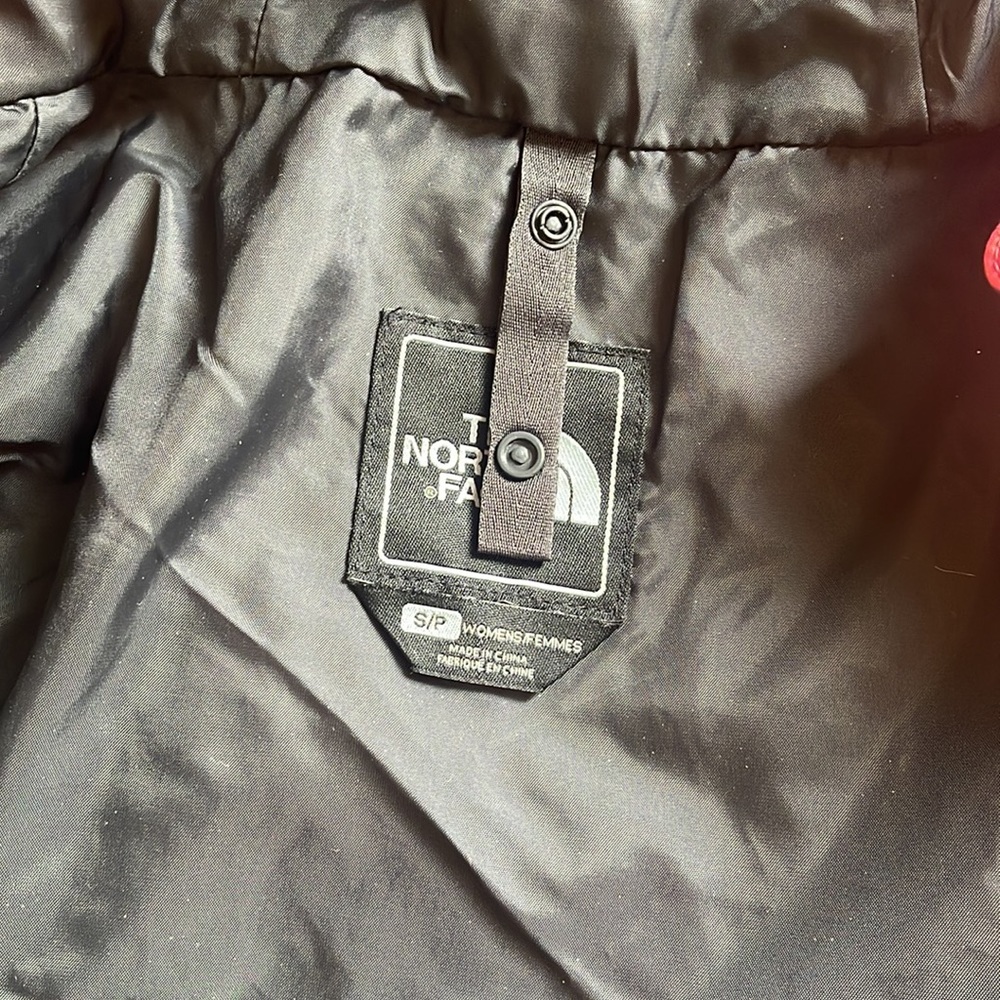 Pinkish Red North Face Hyvent Jacket She’ll - Picture 4 of 6